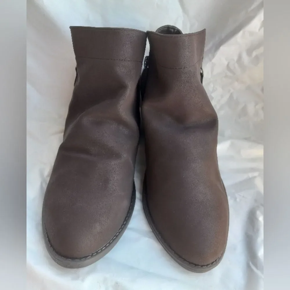Easy Street Women's Gusto Comfort Bootie Ankle Boot Brown Mate 9M US